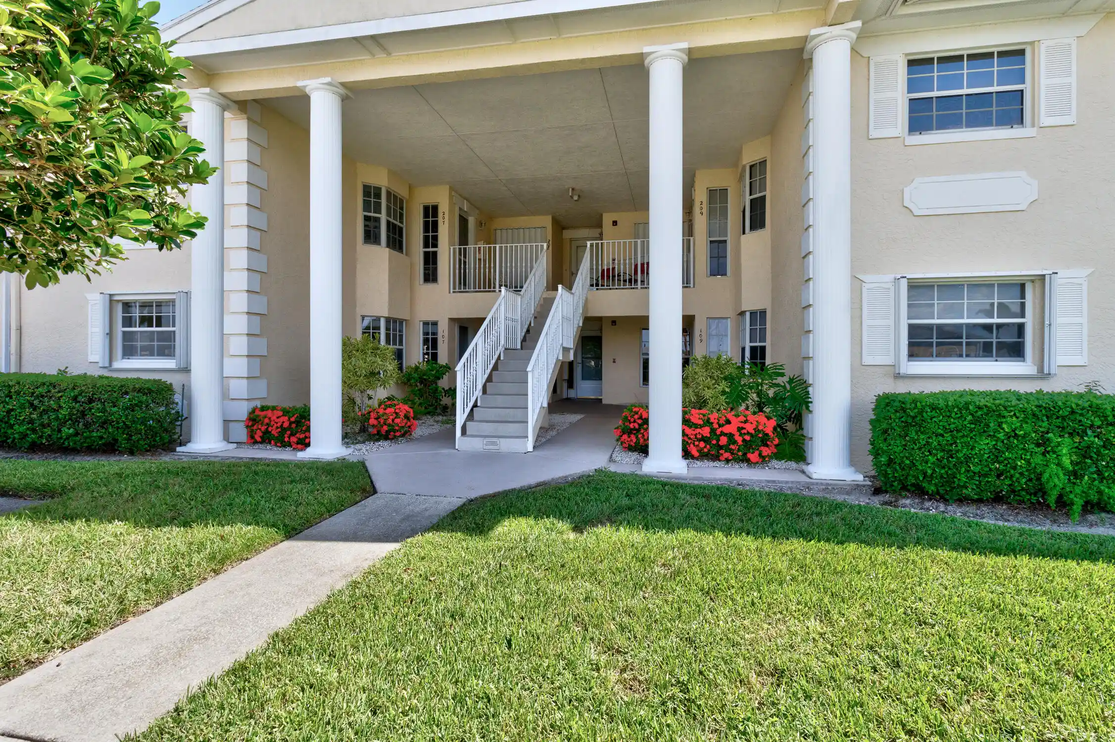 Condo for sale at 740 Lake Orchid Cir #108, Vero Beach, FL 32962 | MLS# B26093651