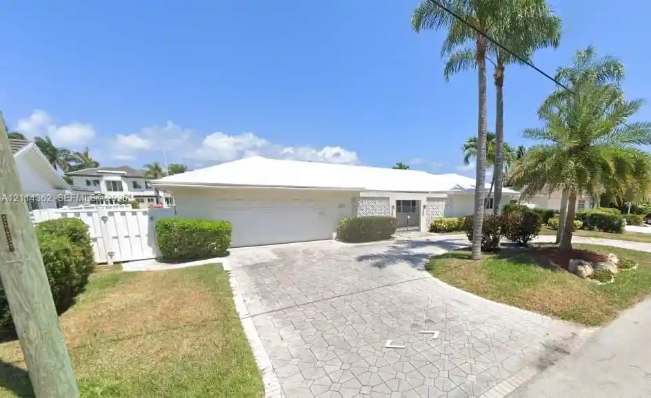 Single family home for sale at 3850 NE 24th Avenue, Lighthouse Point, FL 33064 | MLS# A12114362