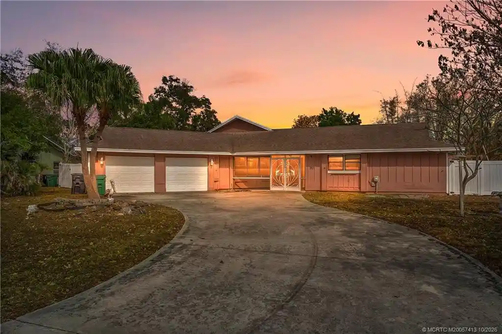 Photo 1 of Single family home for sale at 981 Se Lansdowne Ave, Port Saint Lucie, FL 34983 | MLS# M20057413 | Listing updated on 2026-10-28