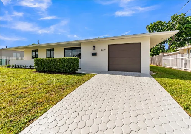 Photo 2 of Single family home for sale at 16220 SW 101st Avenue, Miami, FL 33157 | MLS# A12114342 | Listing updated on 2026-10-29
