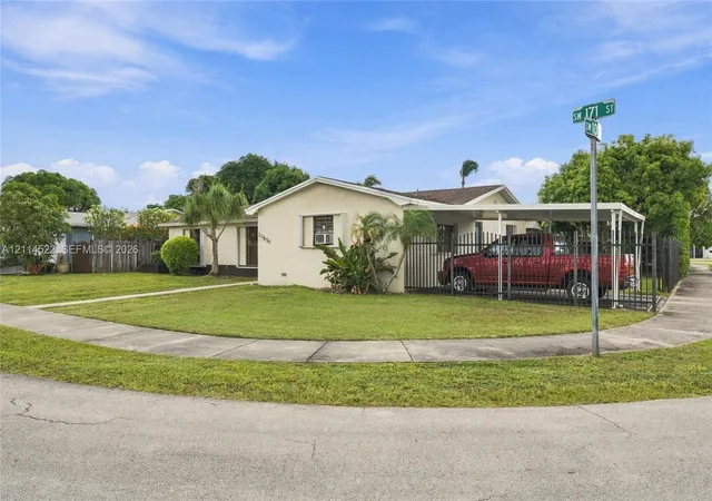 Photo 3 of Single family home for sale at 10850 SW 171st Street, Miami, FL 33157 | MLS# A12114522 | Listing updated on 2026-10-29