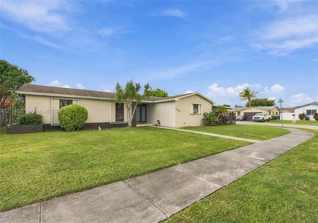 Photo 4 of Single family home for sale at 10850 SW 171st Street, Miami, FL 33157 | MLS# A12114522 | Listing updated on 2026-10-29