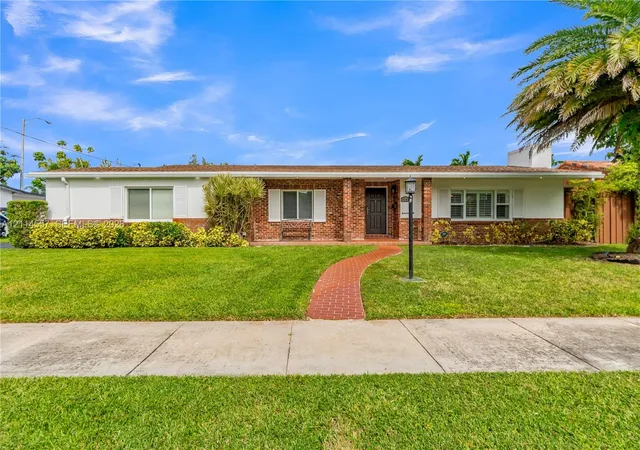 Single family home for sale at 9261 SW 88th Terrace, Miami, FL 33176 | MLS# A12114557