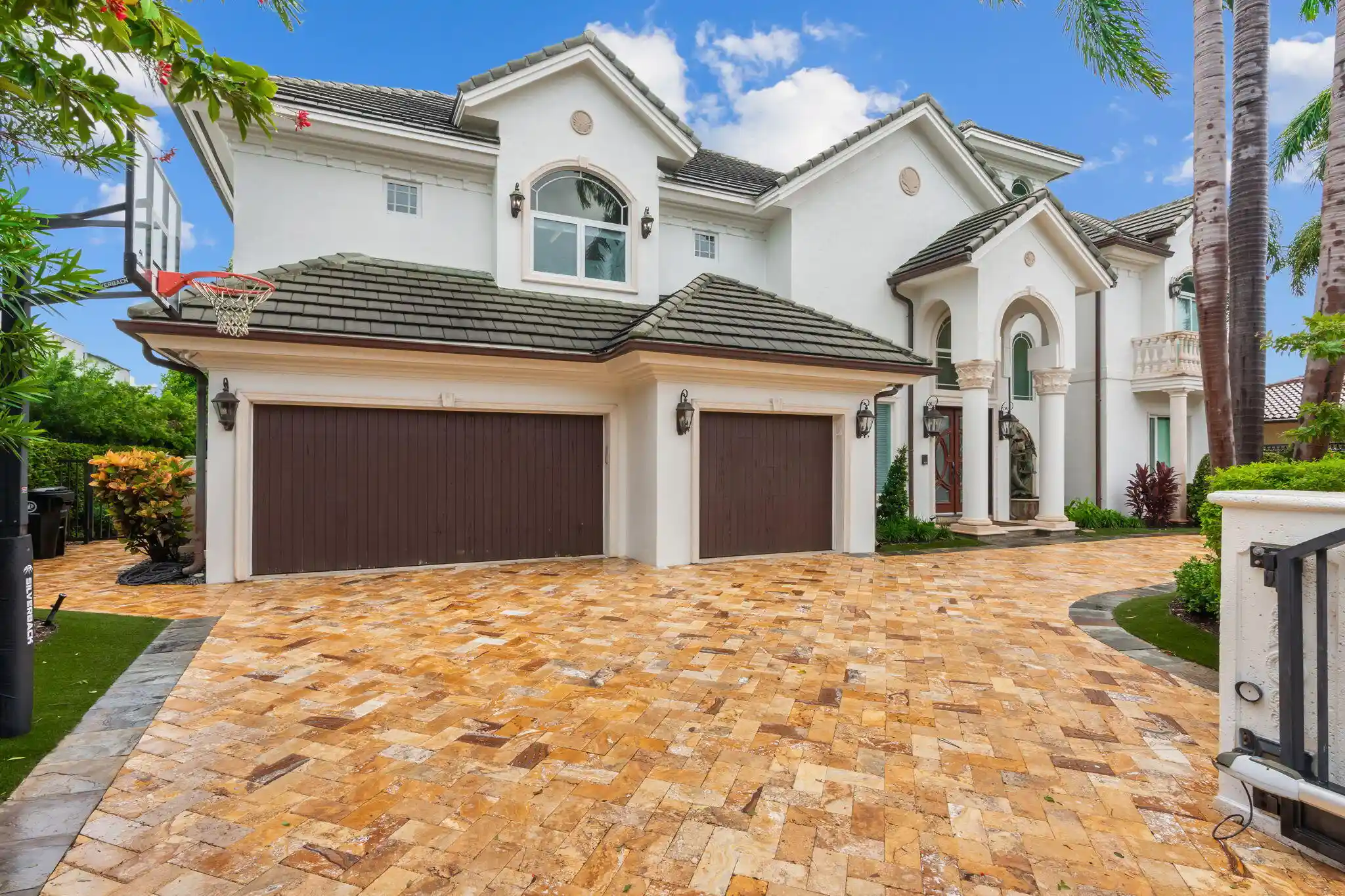 Single family home for sale at 2200 Intracoastal Dr, Fort Lauderdale, FL 33305 | MLS# B26093846
