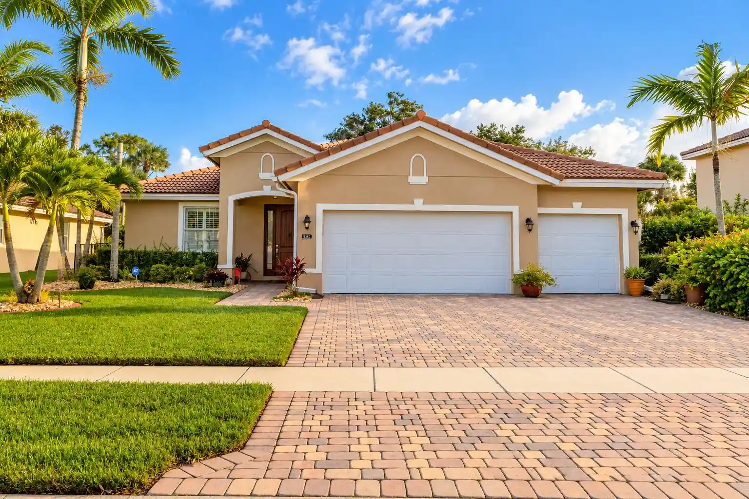 Single family home for sale at 9340 Silent Oak Cir, West Palm Beach, FL 33411 | MLS# B26093925