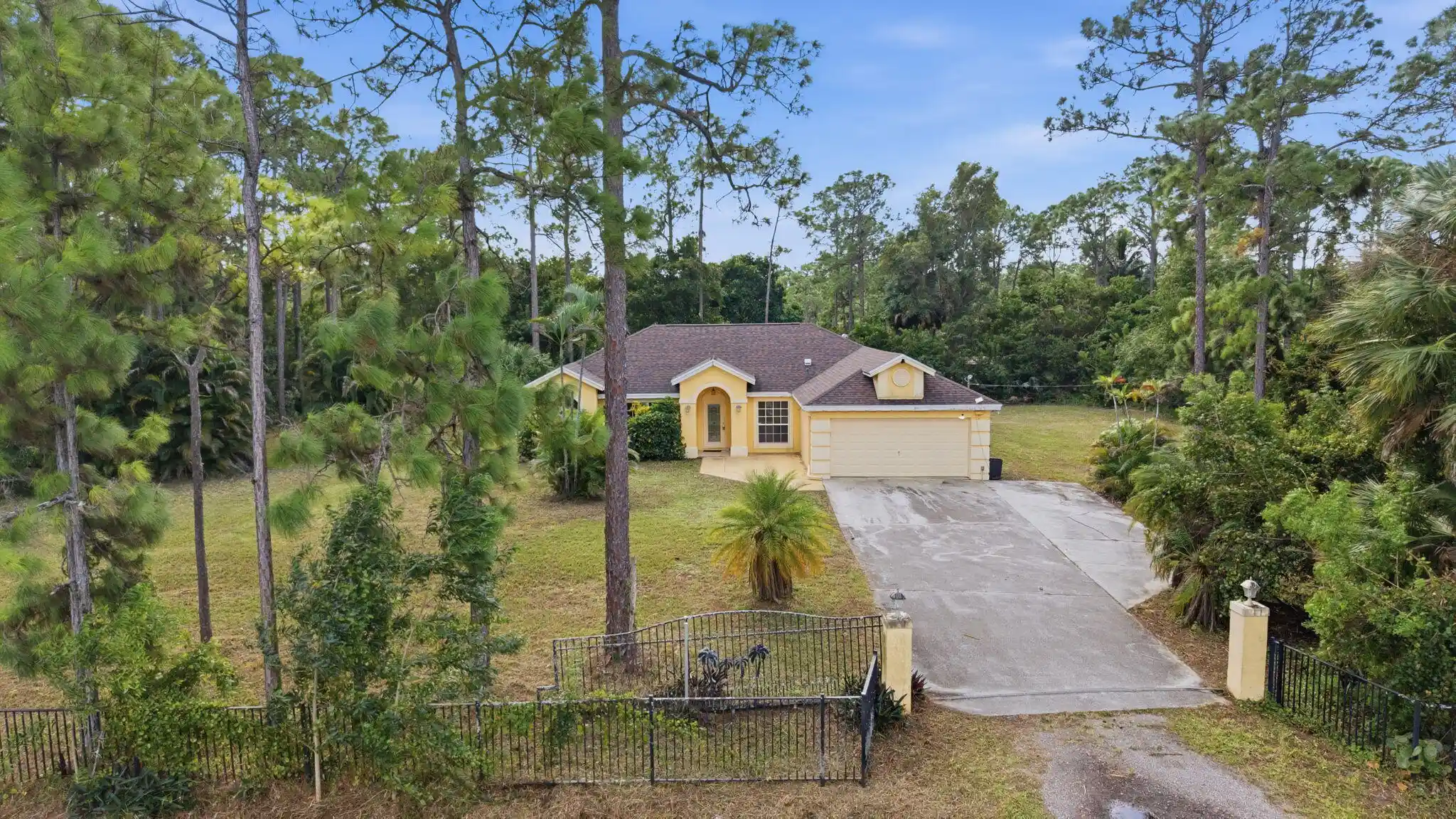 Single family home for sale at 17270 89th Place N, Loxahatchee, FL 33470 | MLS# B26093960
