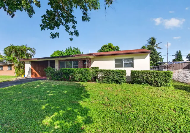 Photo 2 of Single family home for sale at 161 SE 28th Avenue, Boynton Beach, FL 33435 | MLS# B26094003 | Listing updated on 2026-10-30