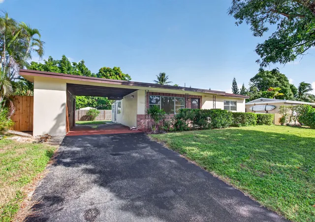 Photo 3 of Single family home for sale at 161 SE 28th Avenue, Boynton Beach, FL 33435 | MLS# B26094003 | Listing updated on 2026-10-30
