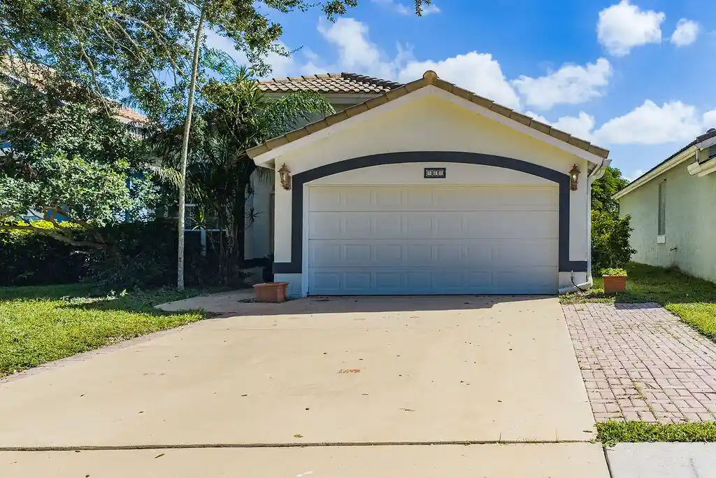 Single family home for sale at 740 Lake Wellington Dr, Wellington, FL 33414 | MLS# B26094083