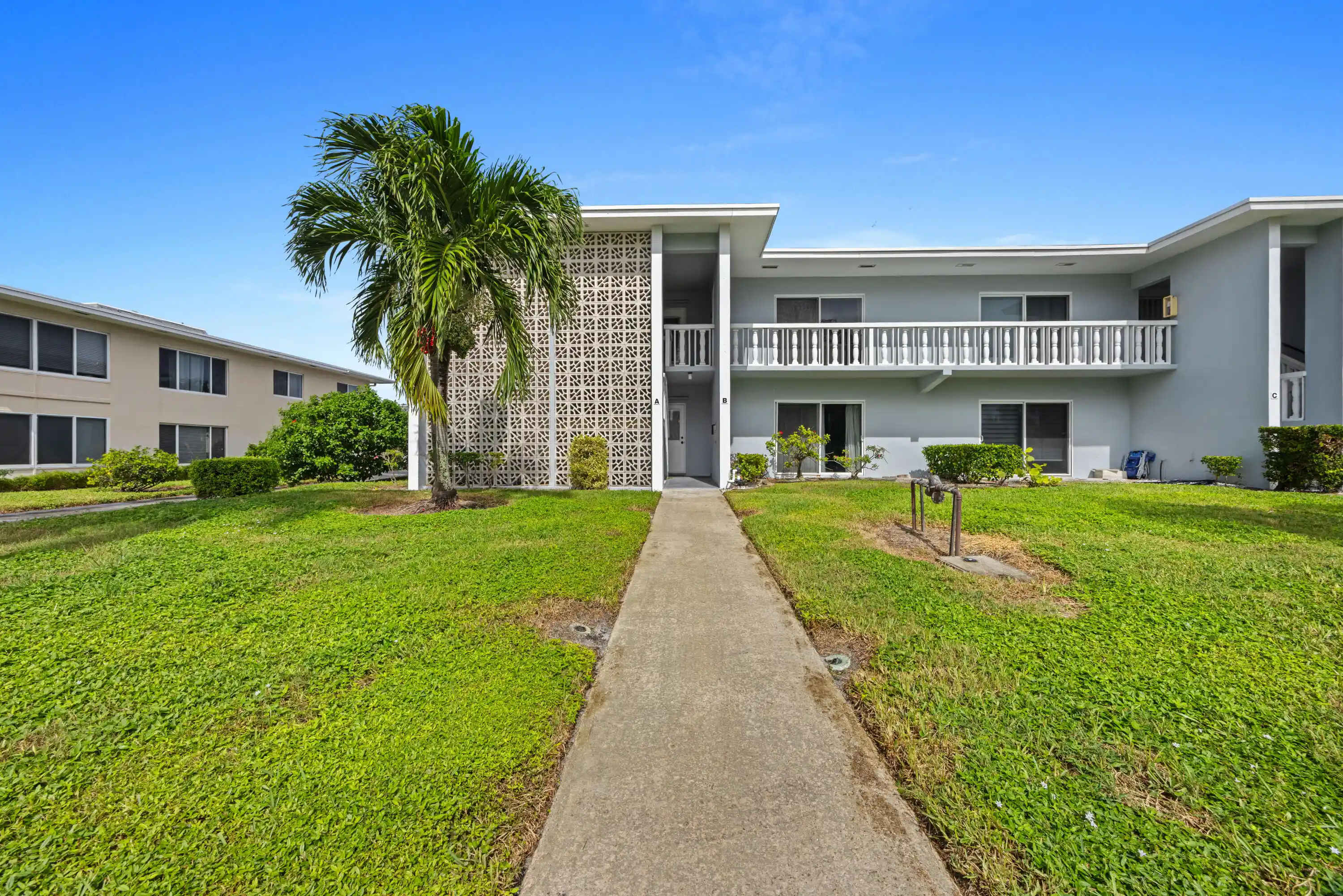 Condo for sale at 105 South Blvd #1A, Boynton Beach, FL 33435 | MLS# B26094148
