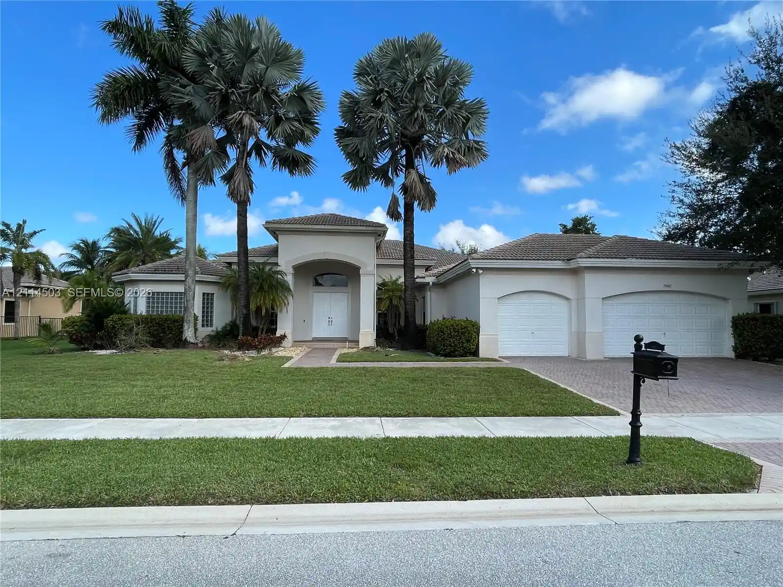 Photo 1 of Single family home for sale at 15001 Sw 33rd Street, Davie, FL 33331 | MLS# A12114503 | Listing updated on 2026-10-30