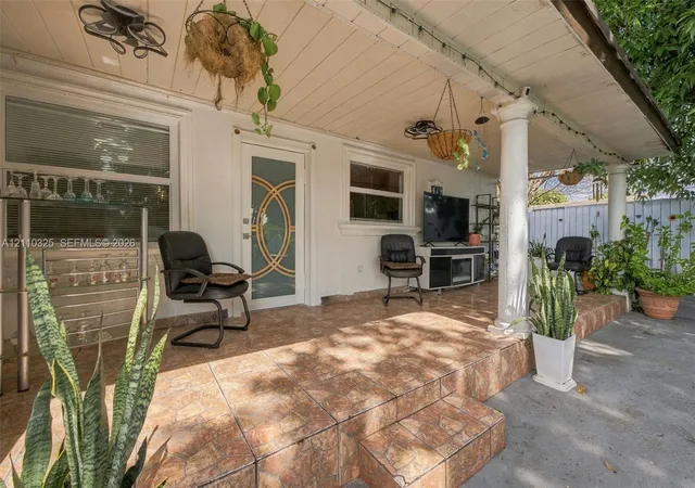 Single family home for sale at 419 SE 3rd Street, Hialeah, FL 33010 | MLS# A12110325