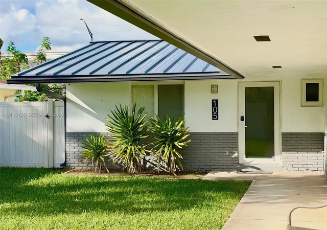 Photo 4 of House for sale at 105-107 NE 30th Court, Wilton Manors, FL 33334 | MLS# A12115185 | Listing updated on 2026-10-31