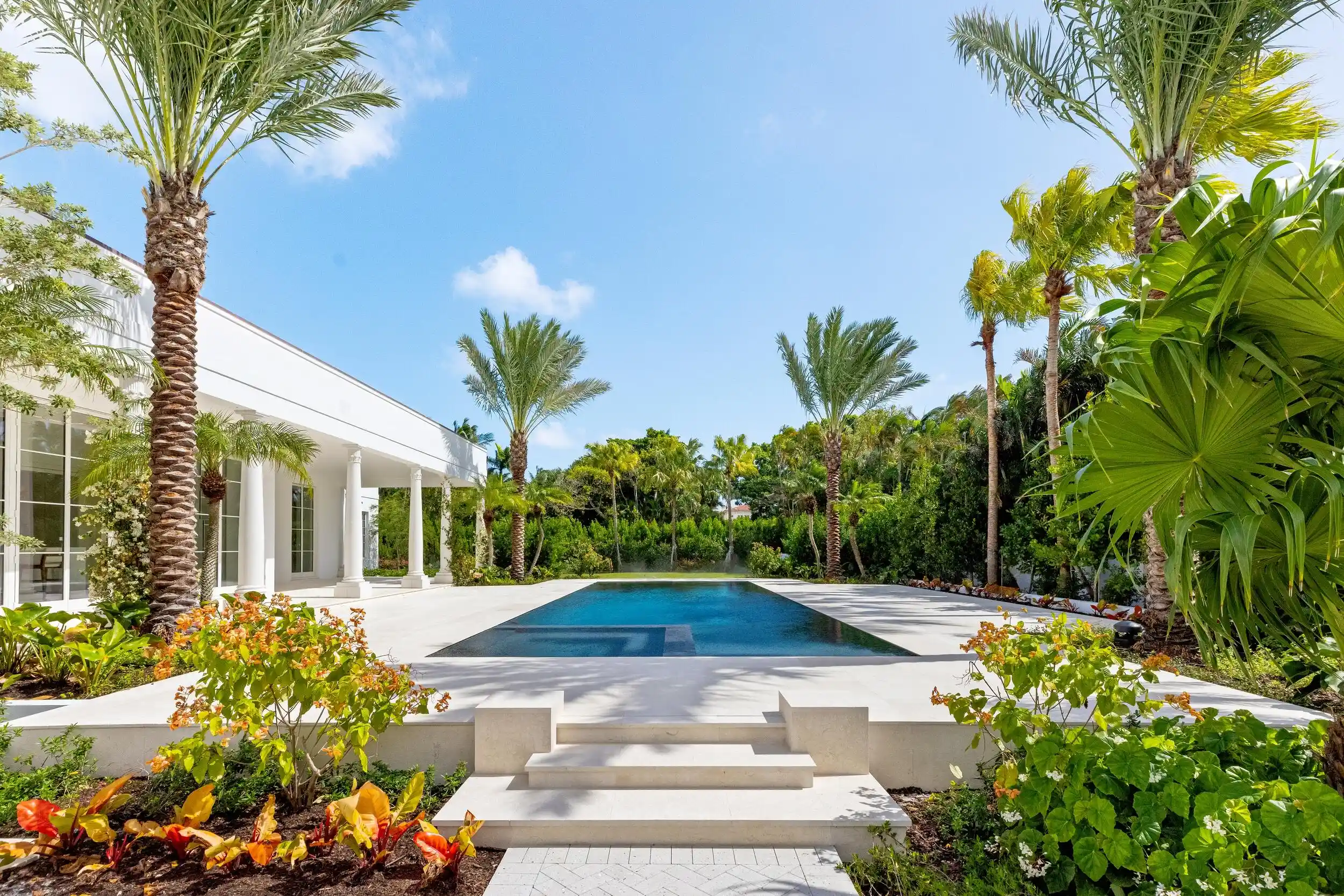 Photo 1 of Mansion for sale at 200 Regents Park Rd, Palm Beach, FL 33480 | MLS# B26094297 | Listing updated on 2026-10-29