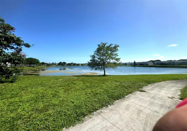 Listing Photo 3 - Condo for sale in building located at 3453 Nw 44Th St, Oakland Park, FL 33309 - Unit #107