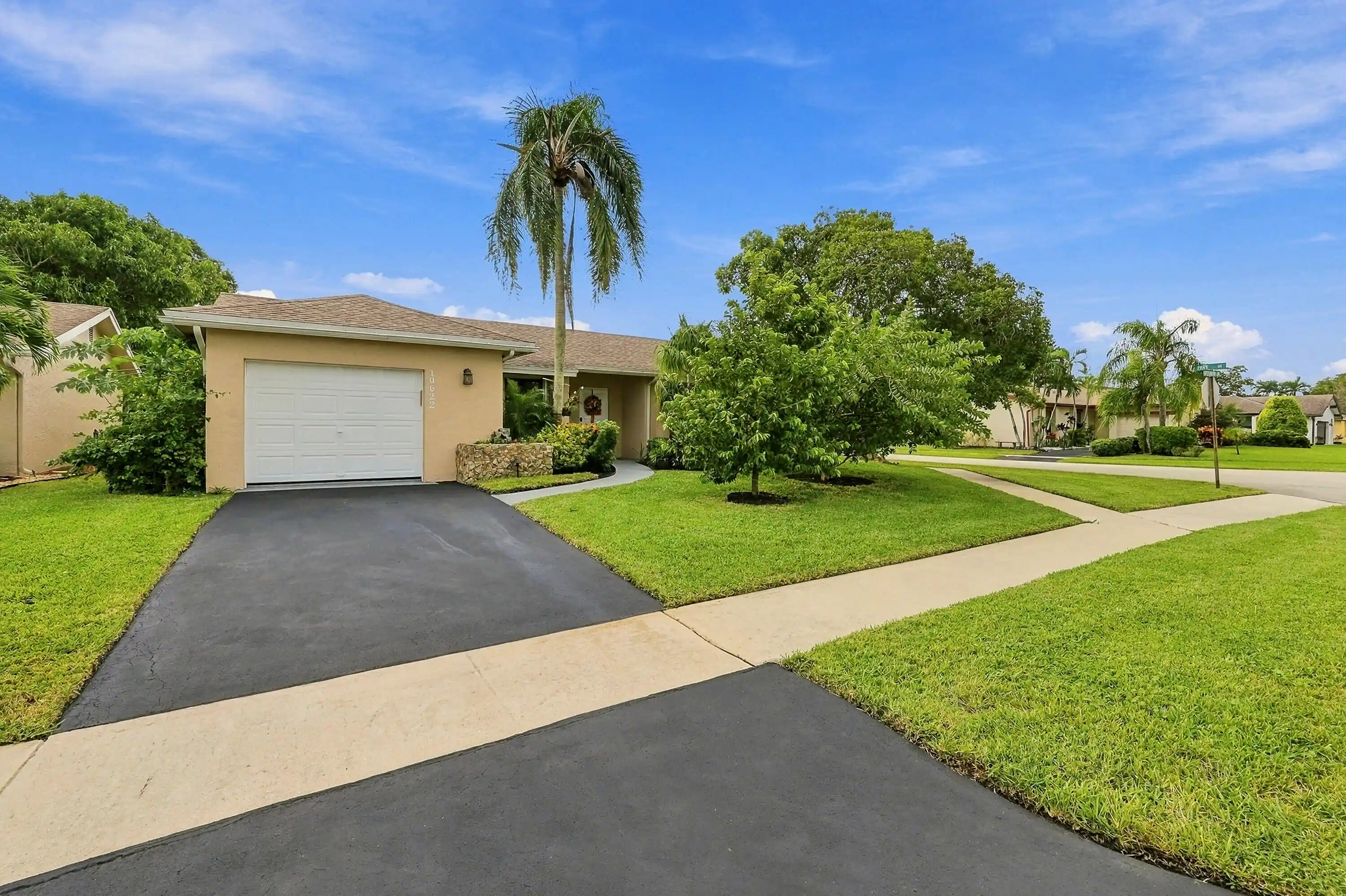 Single family home for sale at 10622 Greenbriar Ct, Boca Raton, FL 33498 | MLS# B26094322