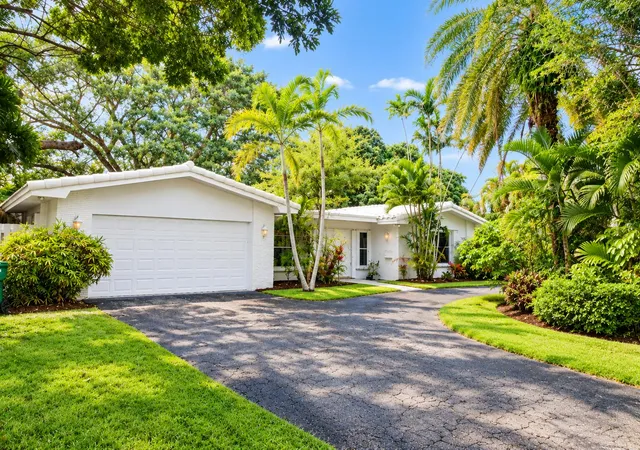 Single family home for sale at 11890 SW 72nd Place, Pinecrest, FL 33156 | MLS# B26094326