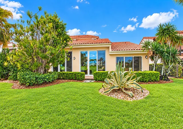 Photo 3 of Single family home for sale at 7603 Cedarwood Cir, Boca Raton, FL 33434 | MLS# B26094373 | Listing updated on 2026-10-30
