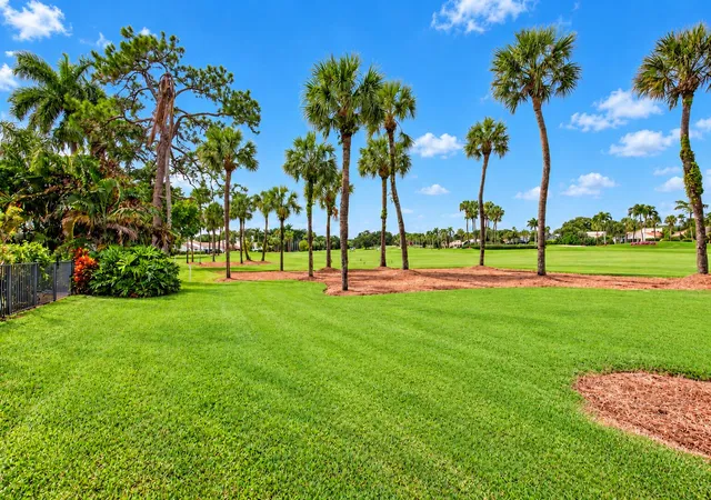 Photo 4 of Single family home for sale at 7603 Cedarwood Cir, Boca Raton, FL 33434 | MLS# B26094373 | Listing updated on 2026-10-30