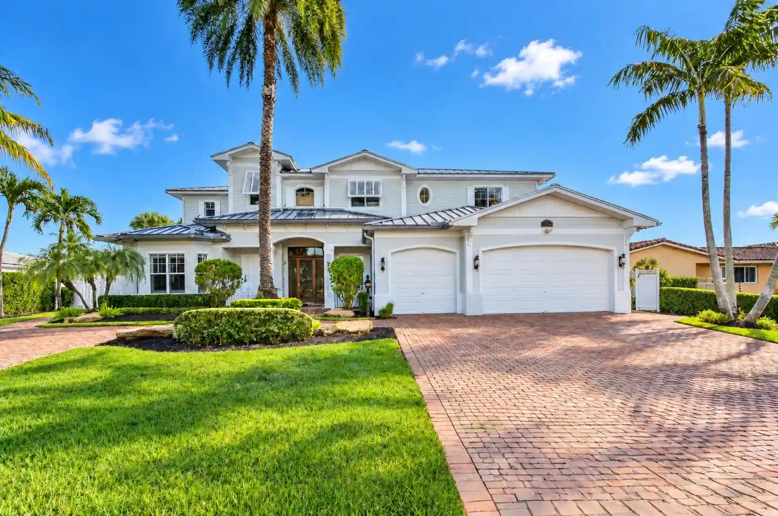 Photo 1 of Single family home for sale at 900 Se 6th Avenue, Pompano Beach, FL 33060 | MLS# B26094421 | Listing updated on 2026-10-30
