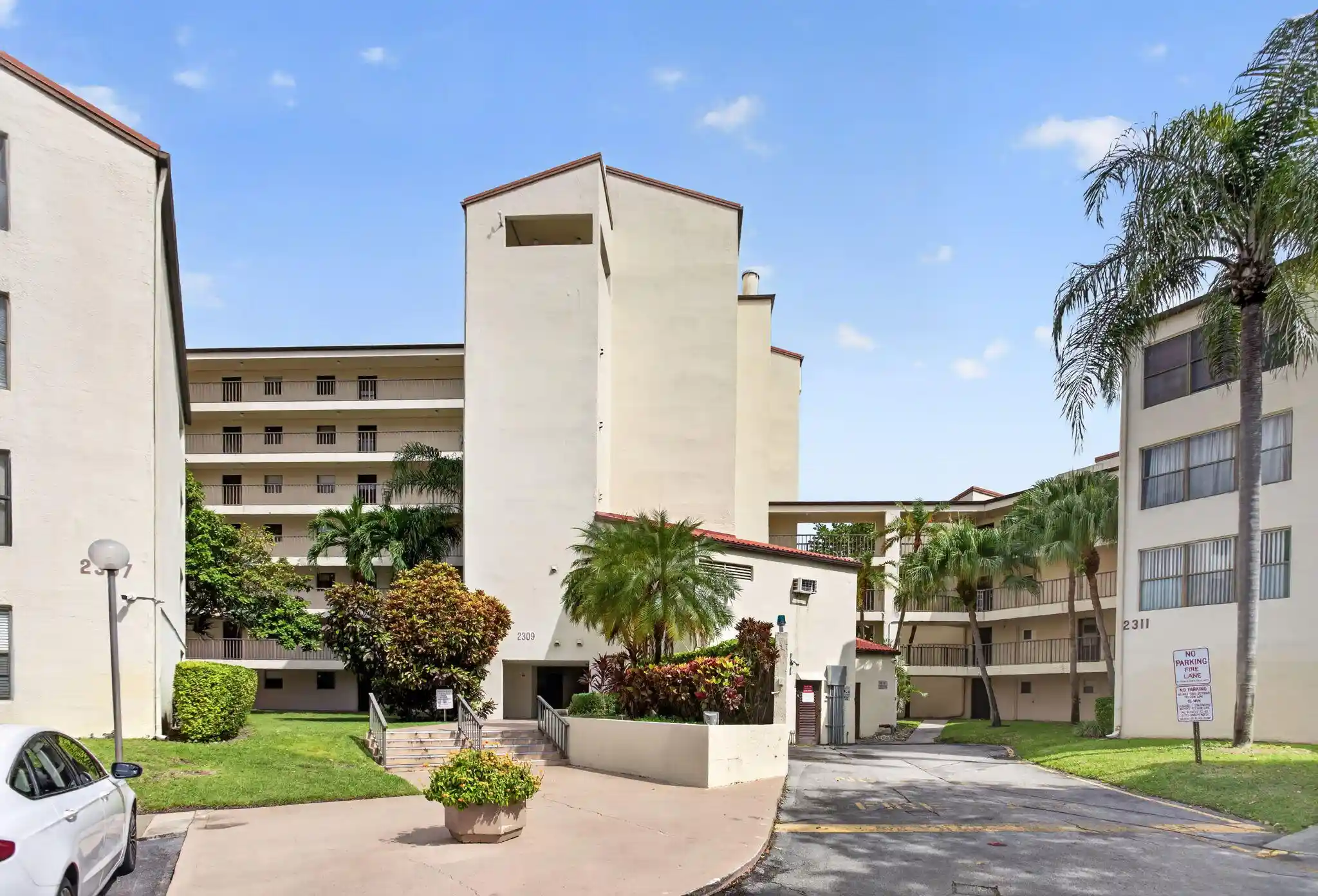 Condo for sale at 2309 S Cypress Bnd Dr #611D, Pompano Beach, FL 33069 | MLS# B26094458