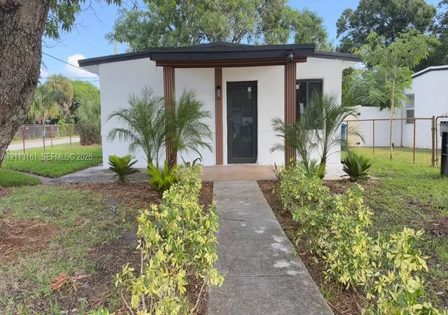 Single family home for sale at 450 NW 20th Avenue, Fort Lauderdale, FL 33311 | MLS# A12113161