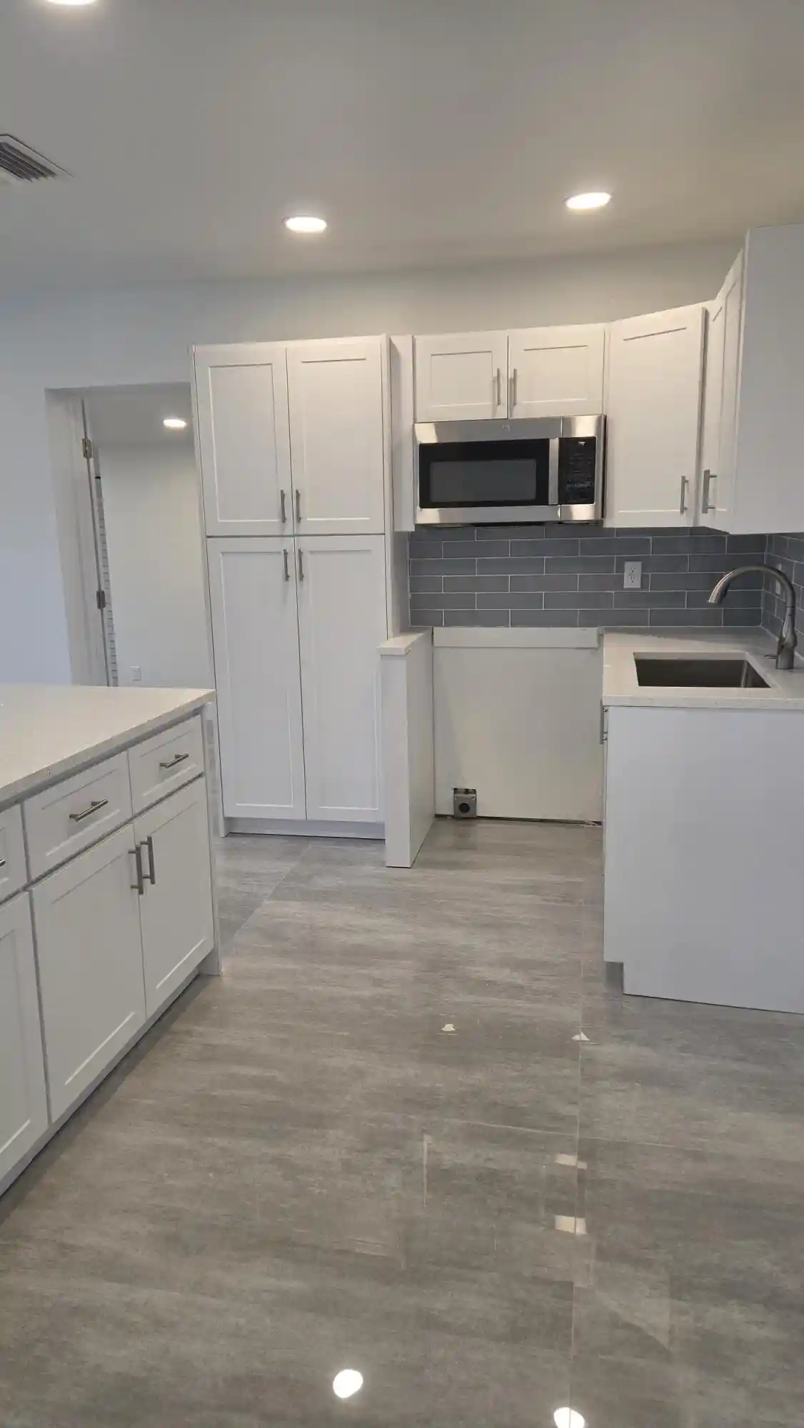 Photo 1 of Single family home for sale at 1791 Lauderdale Manor Dr, Fort Lauderdale, FL 33311 | MLS# B26094728 | Listing updated on 2026-10-30