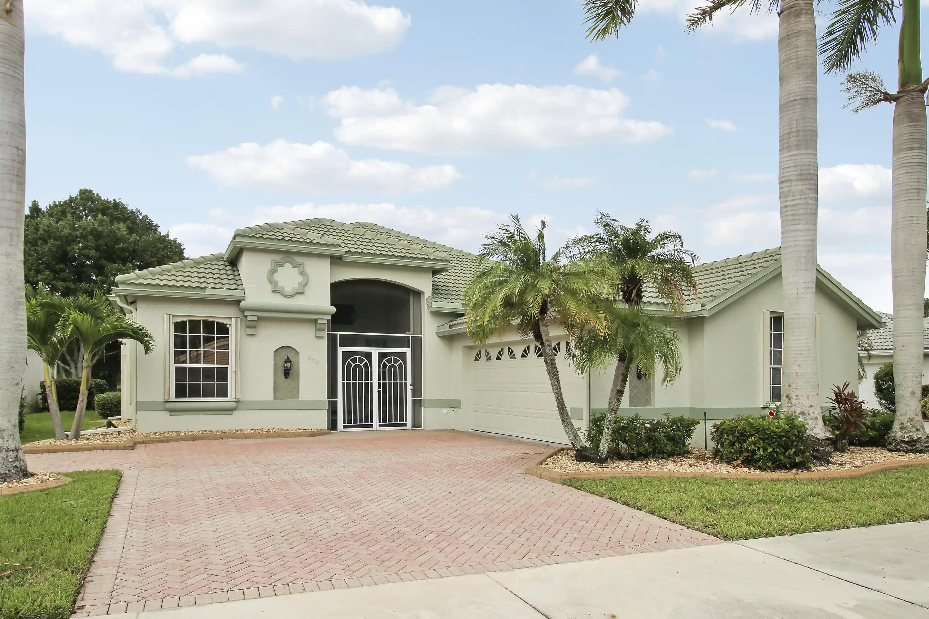 Single family home for sale at 636 SW Lake Charles Cir, Port Saint Lucie, FL 34986 | MLS# B26094802