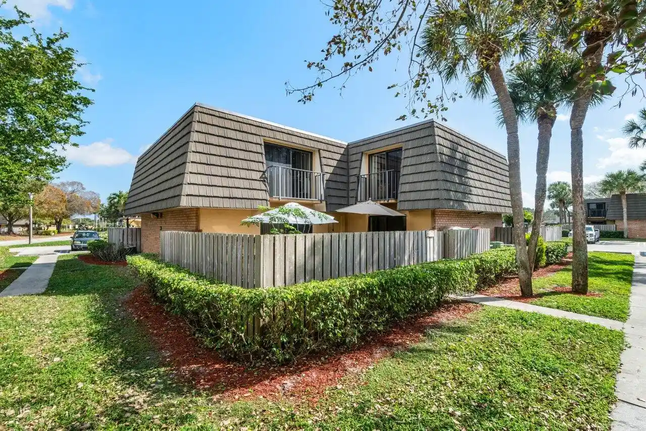Photo 1 of Townhouse for sale at 221 2nd Way, West Palm Beach, FL 33407 | MLS# B26094793 | Listing updated on 2026-10-30