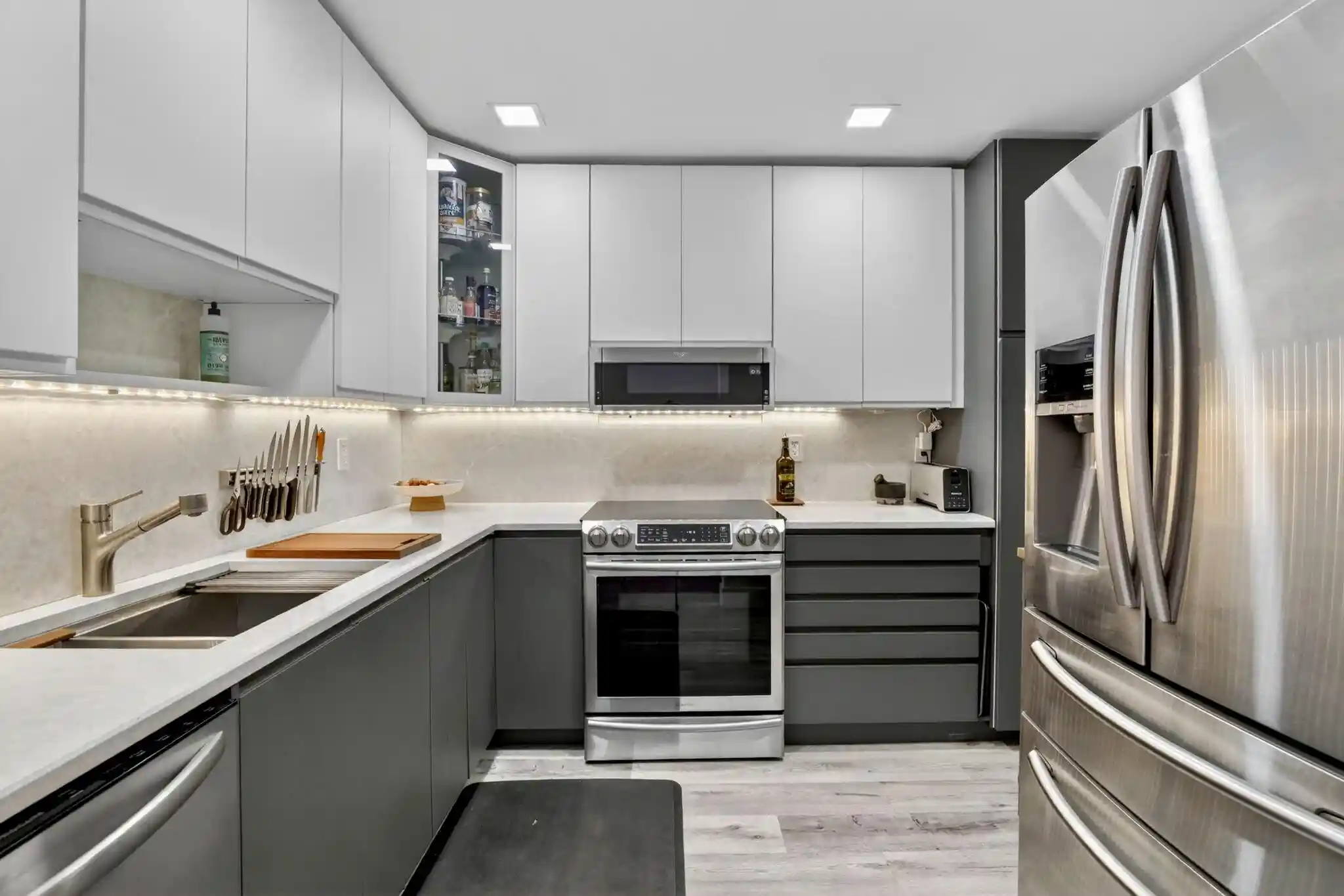 Condo for sale at 1160 N Federal Hwy #1121, Fort Lauderdale, FL 33304 | MLS# B26094885