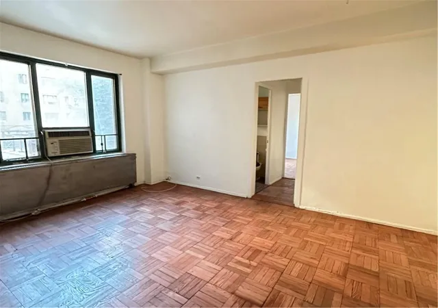 2nd image of 1560 Metropolitan Ave #ME, New York, NY 10462 | MLS# H6185773