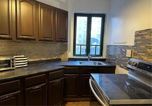 5th image of 1560 Metropolitan Ave #ME, New York, NY 10462 | MLS# H6185773