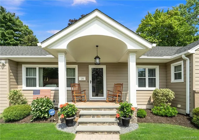 Photo 2 of Single family home for sale at 28 Top O The Ridge Dr, New Rochelle, NY 10583 | MLS# H6195042 | Listing updated on 2026-10-09