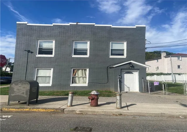 1st image of 1225 Hollywood Ave, Bronx, NY 10461 | MLS# H6205115