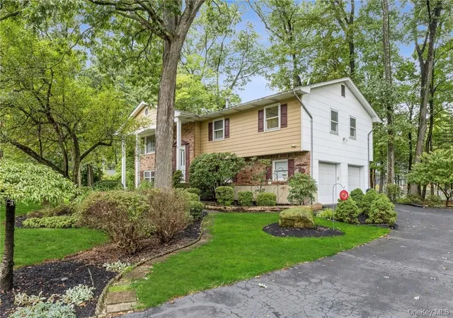 Photo 2 of Single family home for sale at 6 Punta Rd, New City, NY 10956 | MLS# H6209337 | Listing updated on 2026-09-19