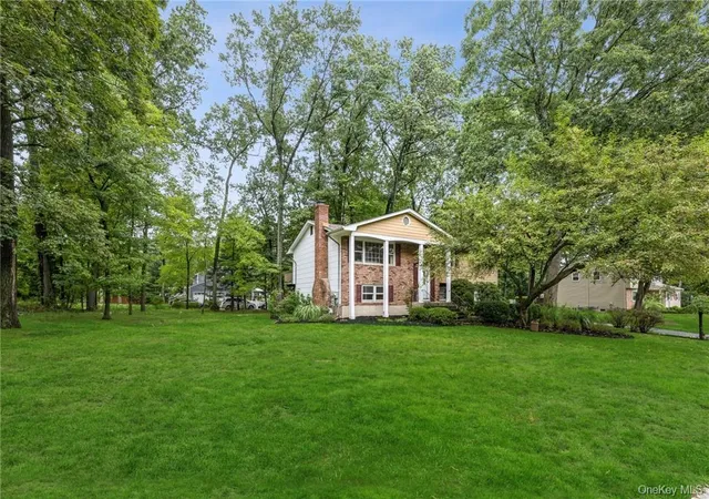 Photo 3 of Single family home for sale at 6 Punta Rd, New City, NY 10956 | MLS# H6209337 | Listing updated on 2026-09-19