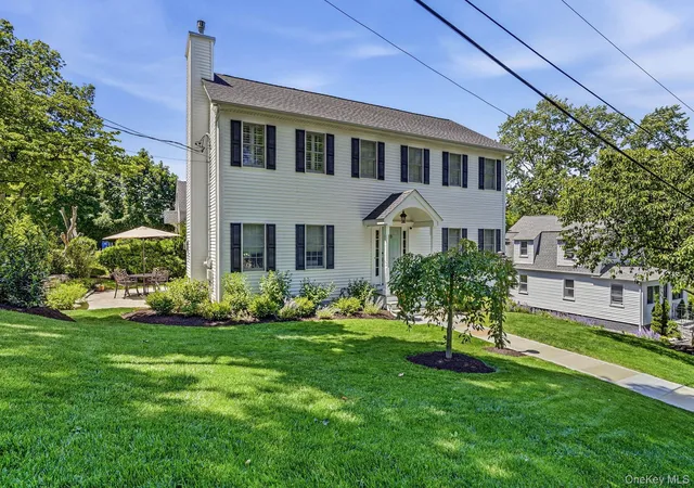 3rd image of 70 Orchard Pl, Thornwood, NY 10594 | MLS# H6241195