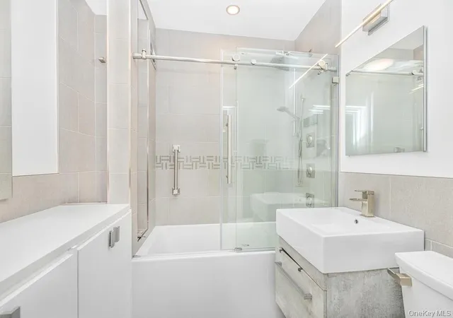 Photo 3 of Condo for sale at 2465 Palisade Ave #1A, New York, NY 10463 | MLS# H6242689 | Listing updated on 2026-09-19