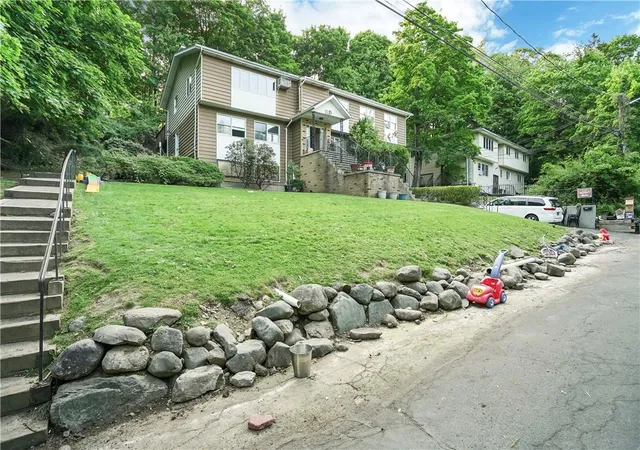 Photo 3 of Sale Pending at 11 Emes Ln, Monsey, NY 10952 | MLS# H6244544 | Listing updated on 2025-08-07