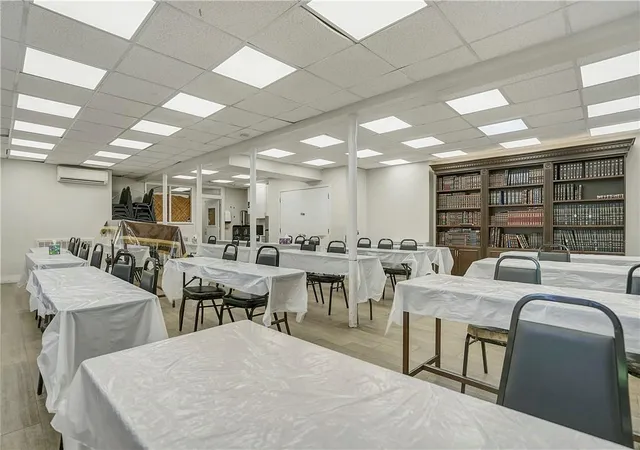 Photo 4 of Sale Pending at 11 Emes Ln, Monsey, NY 10952 | MLS# H6244544 | Listing updated on 2025-08-07