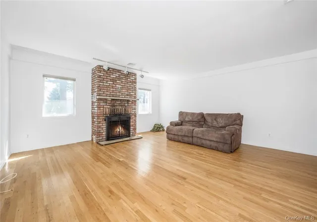 4th image of 178D Edgewater Park, New York, NY 10465