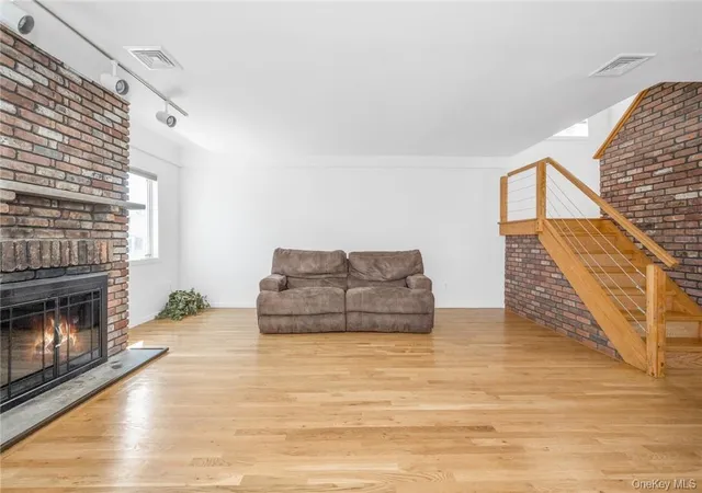 5th image of 178D Edgewater Park, New York, NY 10465