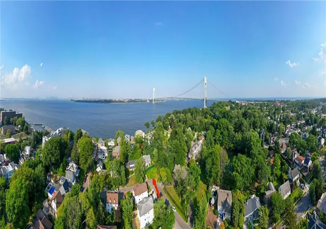 7th image of 71 Wadsworth Rd, Staten Island, NY 10305 | MLS# H6266002