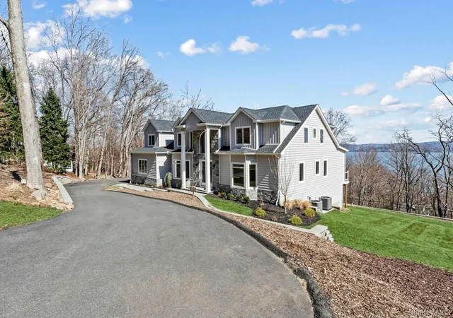 2nd image of 199 Tweed Blvd, Nyack, NY 10960 | MLS# H6269678