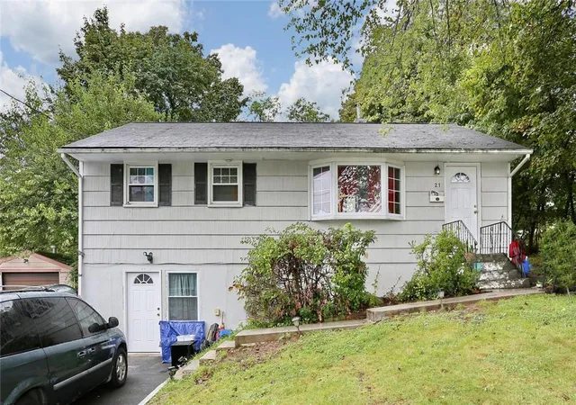 Photo 3 of Sale Pending at 21 Capt Shankey Dr, Garnerville, NY 10923 | MLS# H6270570 | Listing updated on 2024-11-15