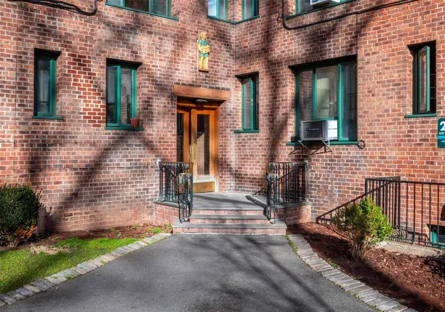 Photo 1 of Sale Pending at 2120 E Tremont Ave #4F, New York, NY 10462 | MLS# H6273801 | Listing updated on 2026-07-31