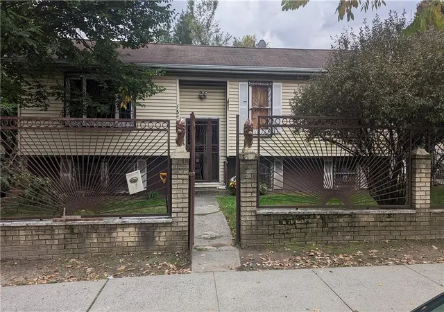 Photo 2 of Sale Pending at 1574 Crotona Park E, Bronx, NY 10460 | MLS# H6275855 | Listing updated on 2024-12-12