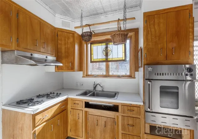 Photo 3 of Sale Pending at 4 78Th St, Brooklyn, NY 11209 | MLS# H6277384 | Listing updated on 2025-09-17