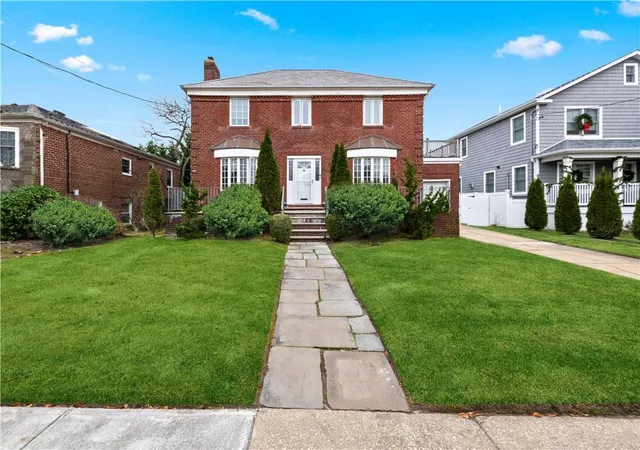 Photo 2 of Sale Pending at 251 Beach 140th St, Rockaway Park, NY 11694 | MLS# H6281806 | Listing updated on 2025-04-04