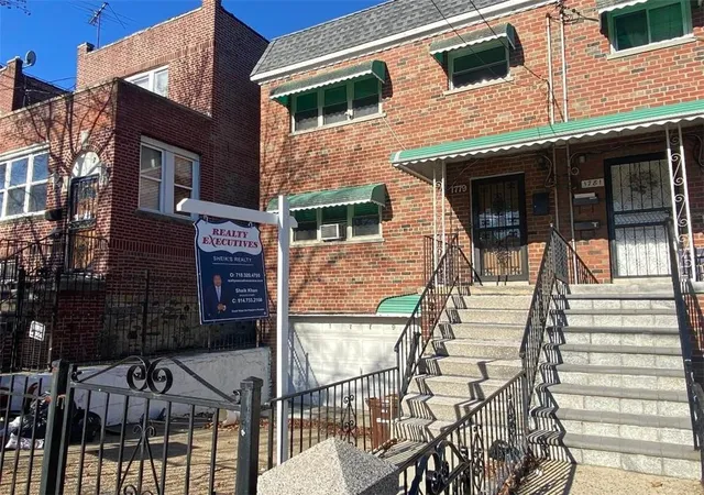 Photo 2 of Sale Pending at 1779 Edenwald Ave, Bronx, NY 10466 | MLS# H6283094 | Listing updated on 2024-12-04
